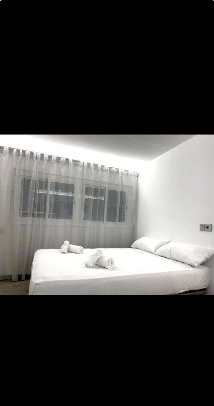 Avakian Suite Valencia Valência Exterior foto